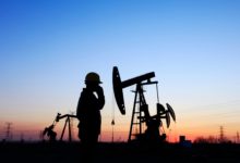 Acuerdo petrolero de Trump con Venezuela promete US$100.000 millones, pero expertos dudan de una recuperación rápida