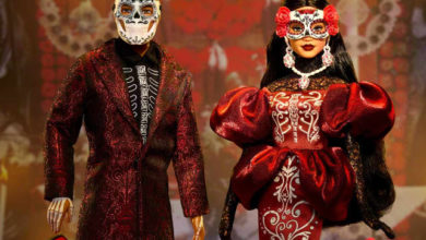Barbie y Ken abrazan el Día de Muertos con una colección marcada por el rojo y las calaveras