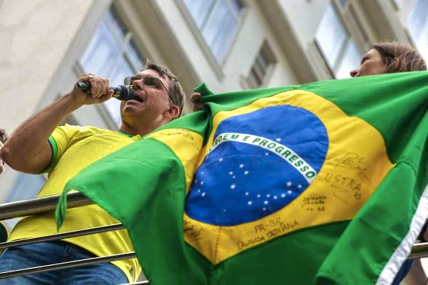 Brasil irá a segunda vuelta entre Flávio Bolsonaro y Lula tras una elección marcada por la polarización