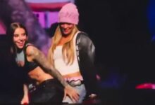Karol G se vuelve viral por "intento de beso" junto a Young Miko, mientras prepara una fiesta mundial por TikTok