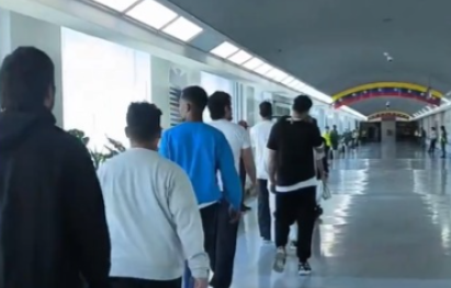 Estados Unidos deporta a 387 venezolanos en dos vuelos y acelera las repatriaciones a Venezuela